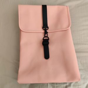 Rains rucksack bag coral like new